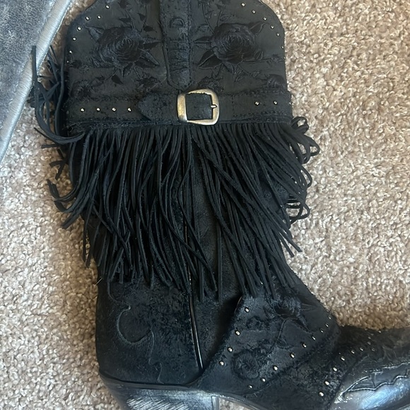 Like new Dan post black fringe women’s western boots - Picture 4 of 5